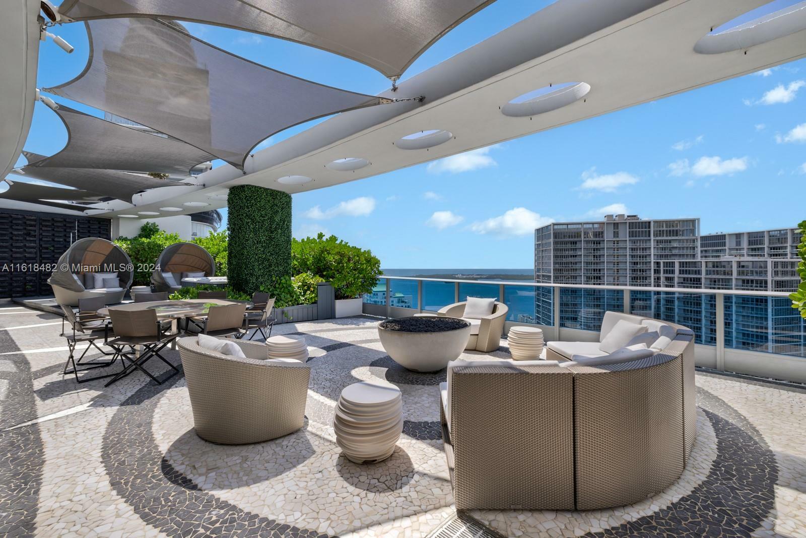 Property Photo:  200 Biscayne Boulevard Way Ph5404  FL 33131 