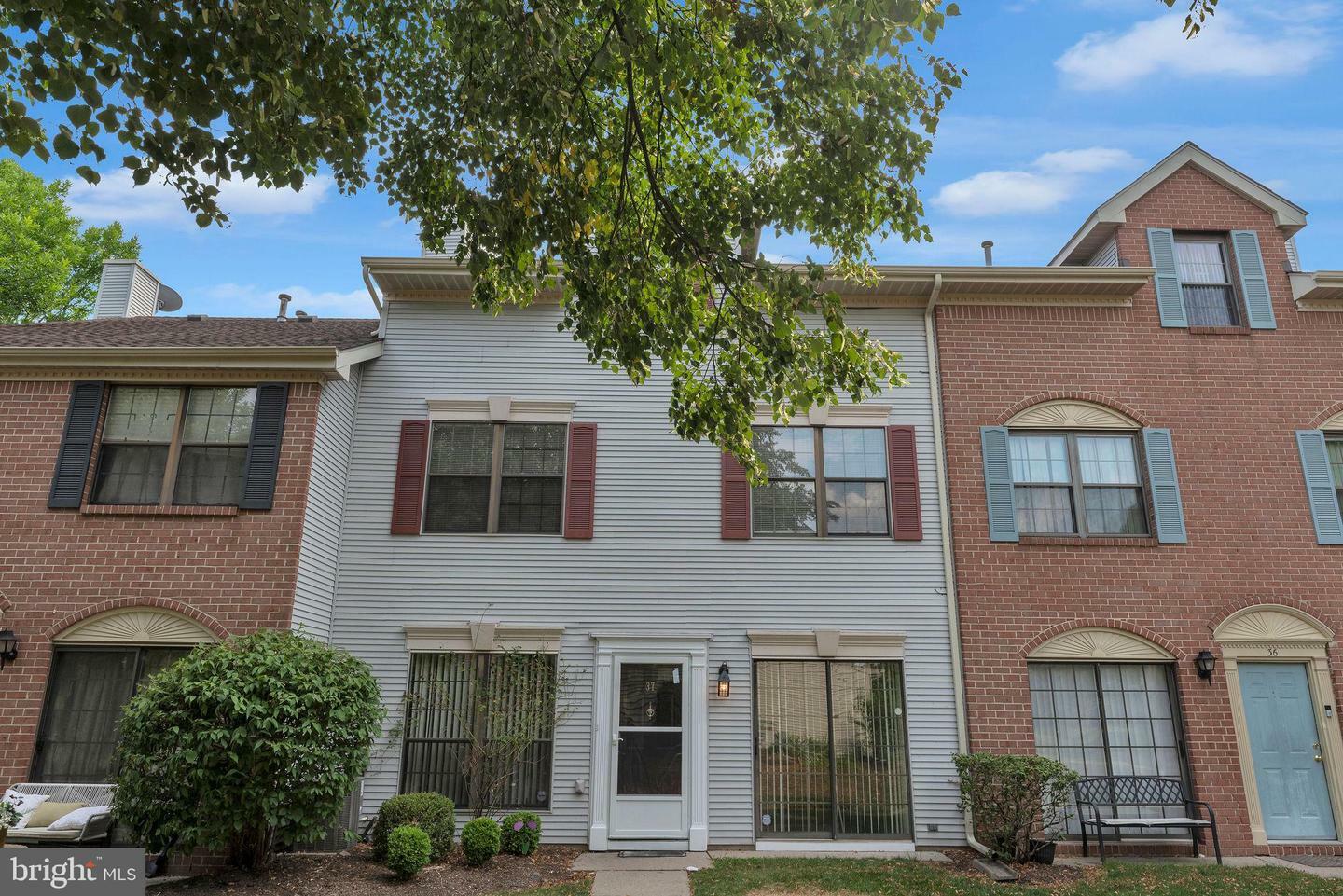 Property Photo:  37 Oneill Court  NJ 08648 