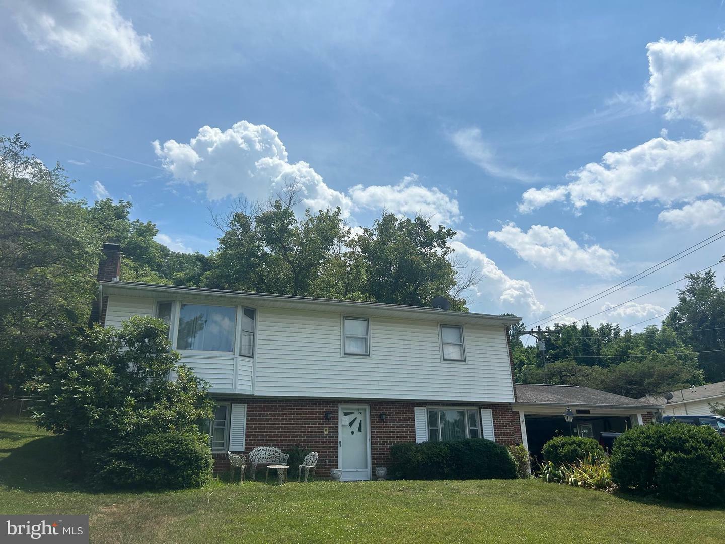 Property Photo: 13094 Furnace Mountain Road VA 20180