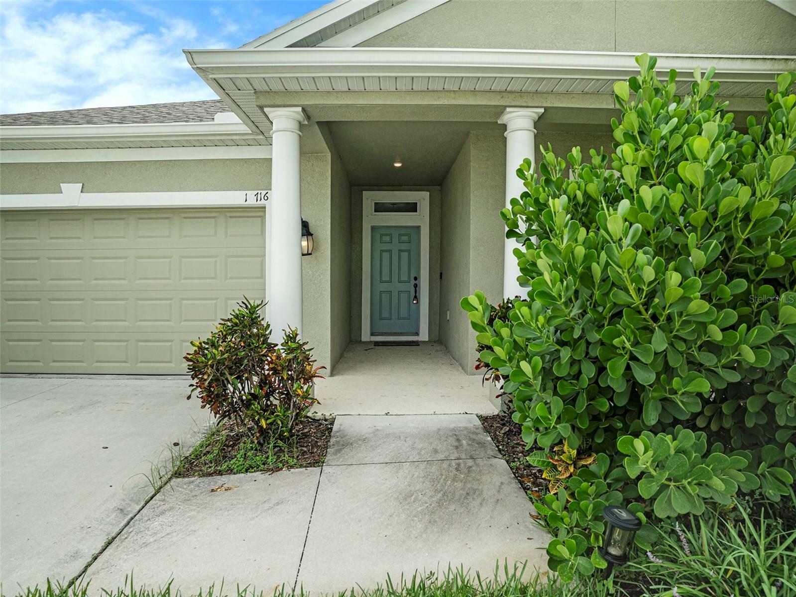 Property Photo:  16716 Mooner Plank Circle  FL 33598 