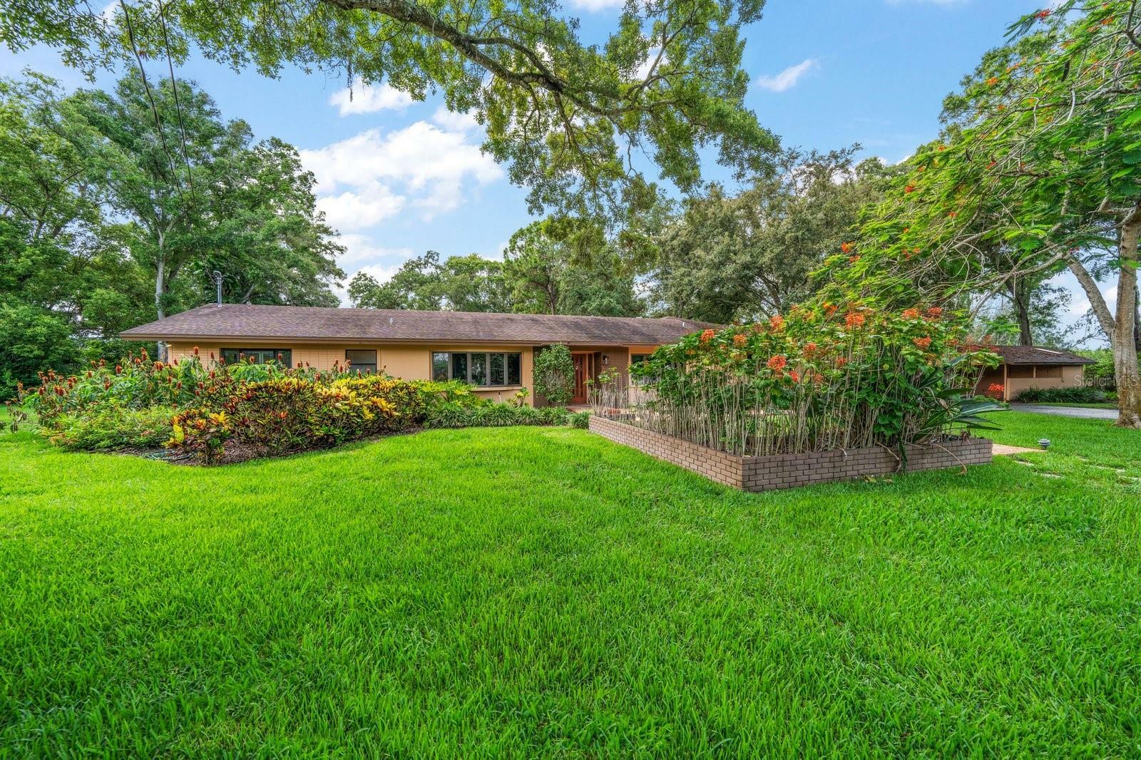 Property Photo:  1829 Nottingham Lane  FL 33764 