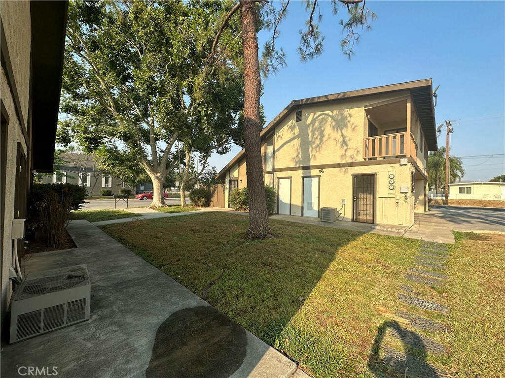 Property Photo:  9831 Cypress Avenue  CA 92503 