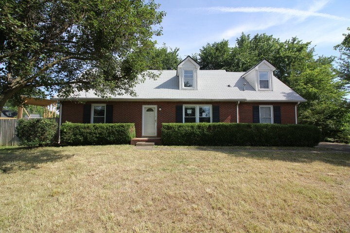 Property Photo:  371 Manorstone Ln  TN 37042 