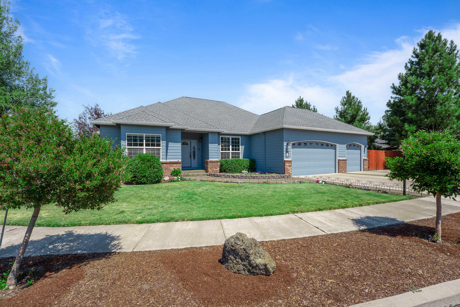 Property Photo: 392 SE Soft Tail Loop OR 97702