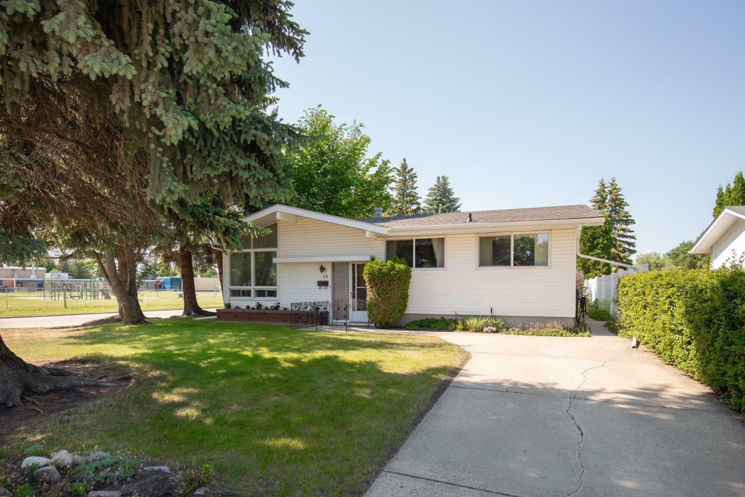 Property Photo: 14 Spencer Street AB T4N 0B2