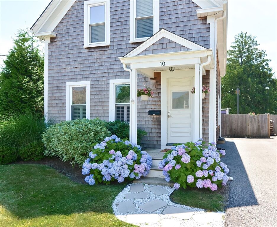 Property Photo: 10 Hamilton St 10 MA 02360