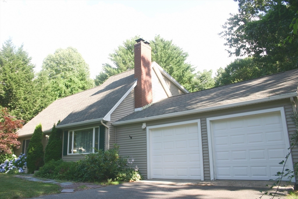 Property Photo: 20 Decorie Dr MA 01095