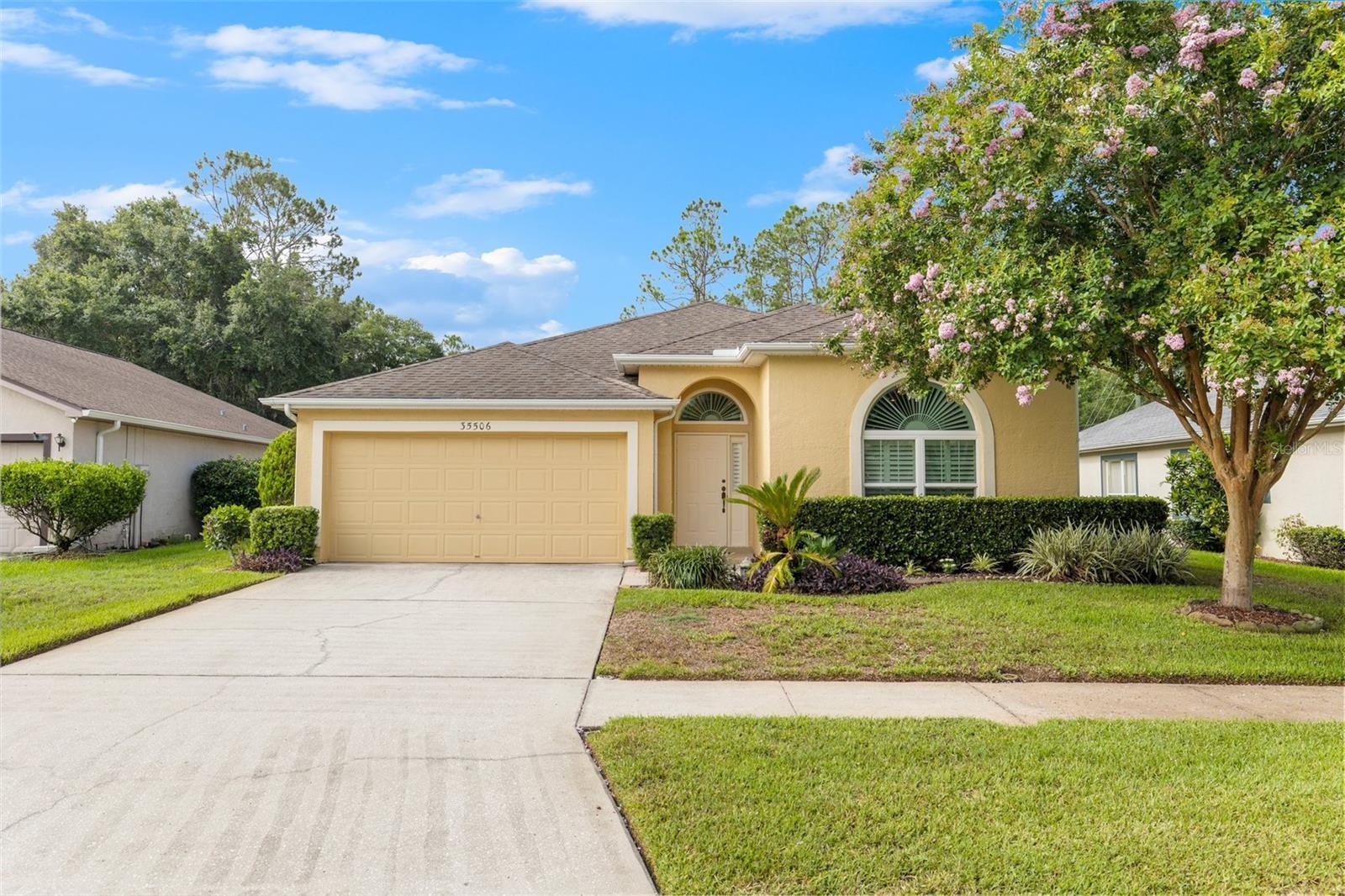 Property Photo: 35506 Wickingham Court FL 33541