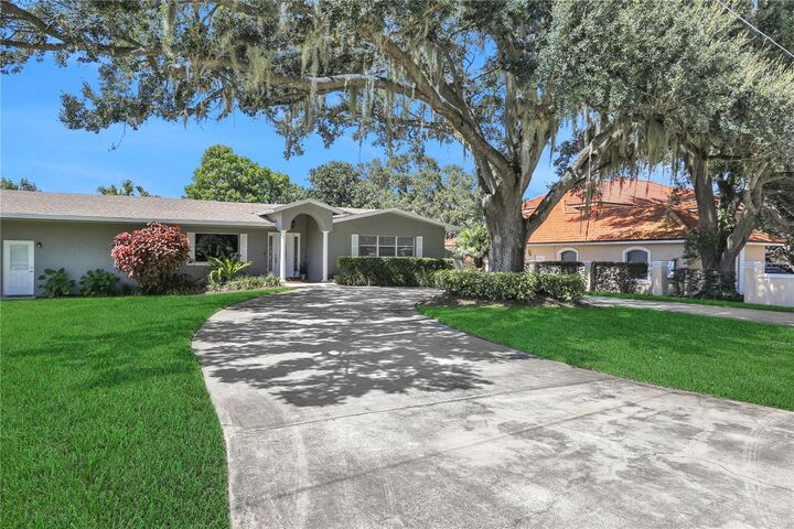 Property Photo: 1441 S Lake Roy Drive FL 33884