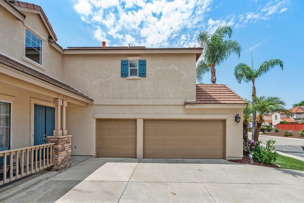 Property Photo:  582 Chesterfield Circle  CA 92069 