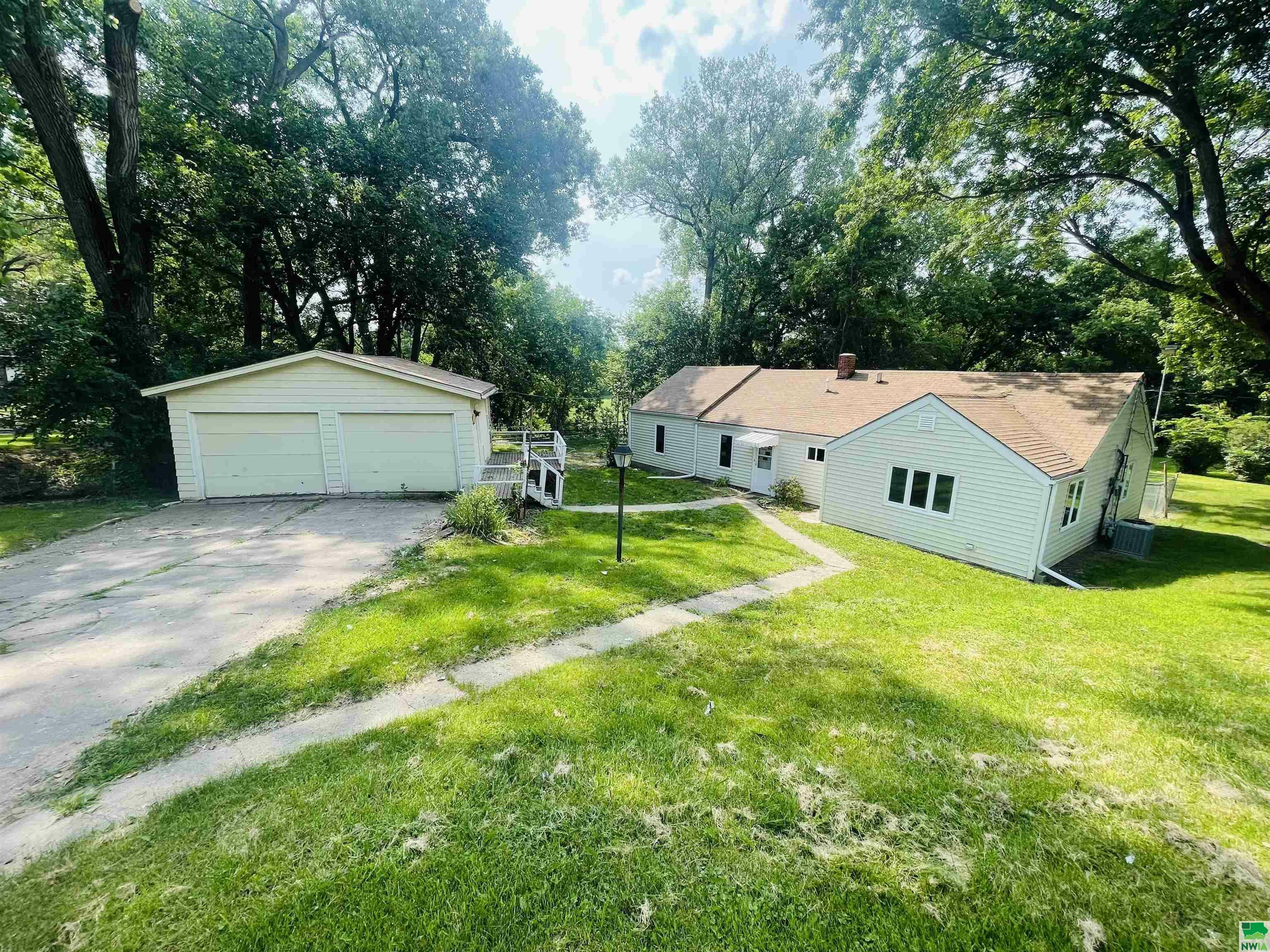 Property Photo:  5119 Hamilton Blvd.  IA 51104 