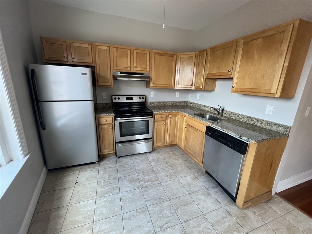 Property Photo:  9 Sewall Avenue 214  MA 02446 