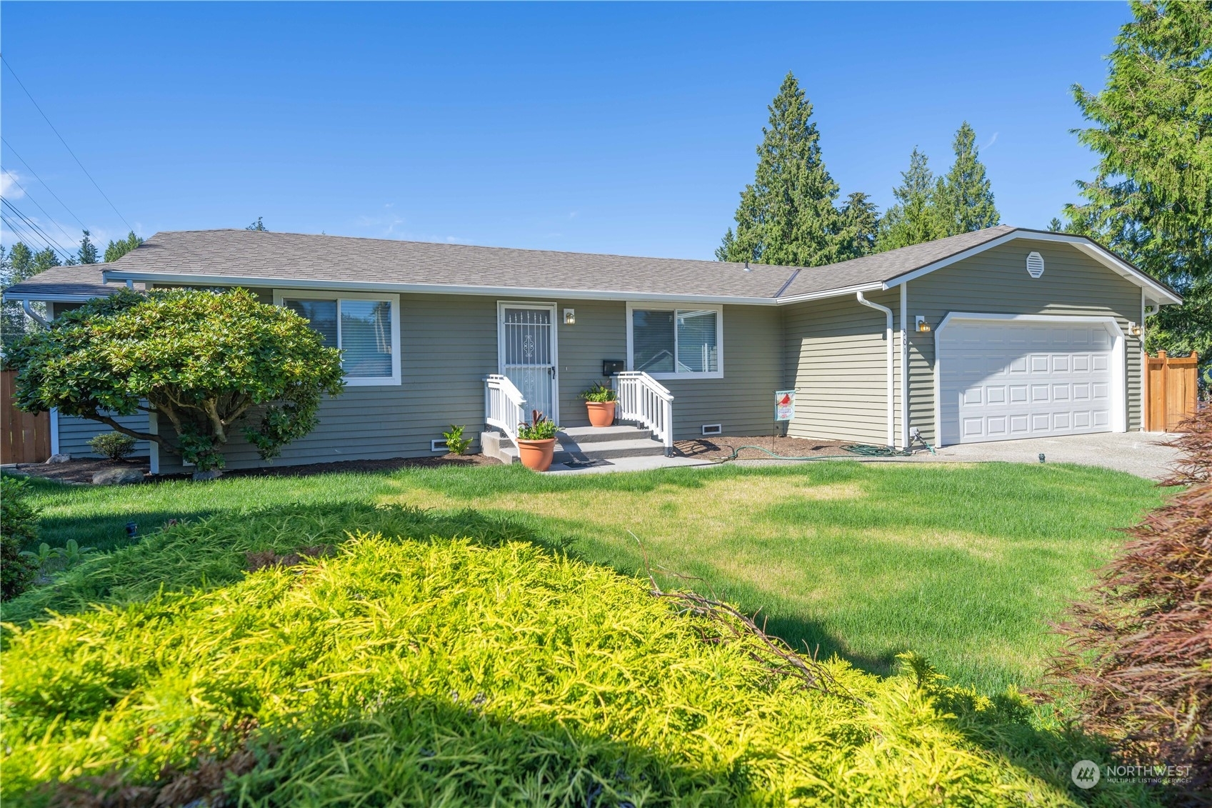 Property Photo: 301 SE 106th Street SE WA 98208