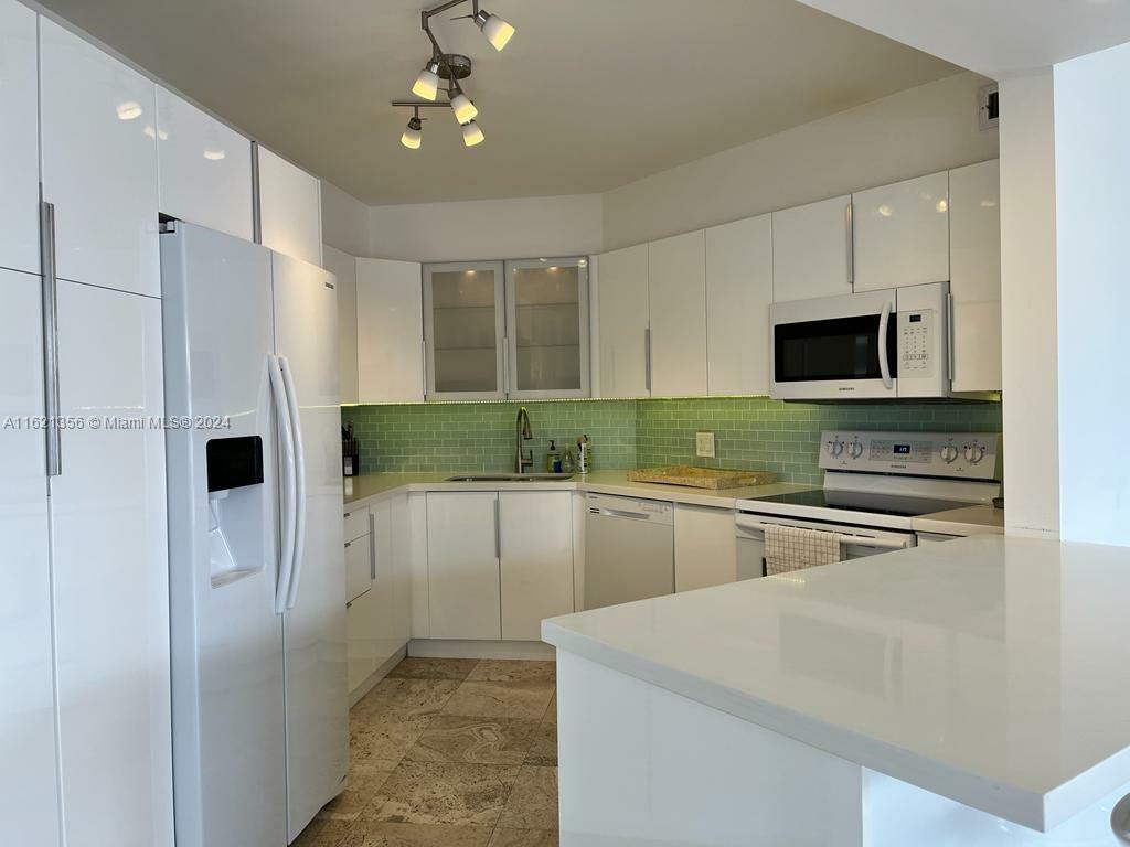 Property Photo:  5161 Collins Ave 1612  FL 33140 