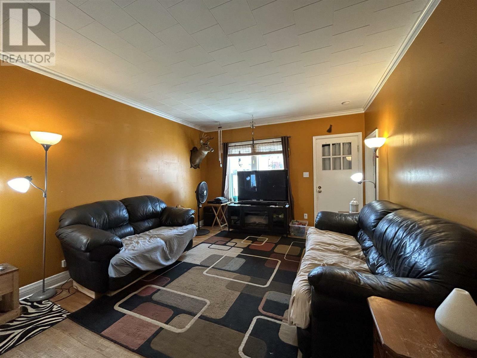 Property Photo:  224 Second St E  ON P9A 1M6 