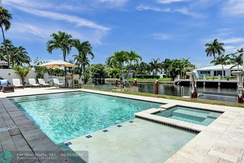 Property Photo:  2207 NE 16th Ave  FL 33305 