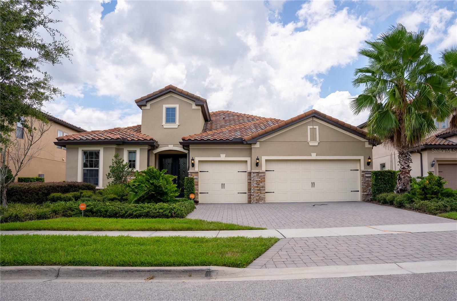 Property Photo:  10946 Savona Way  FL 32827 