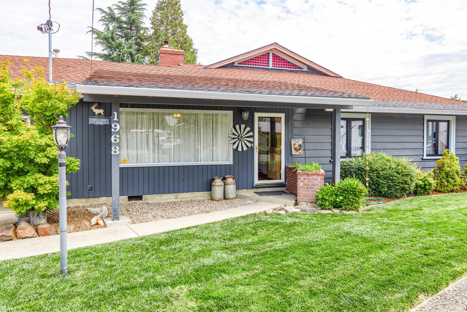 Property Photo:  1968 Alamar Street  OR 97501 