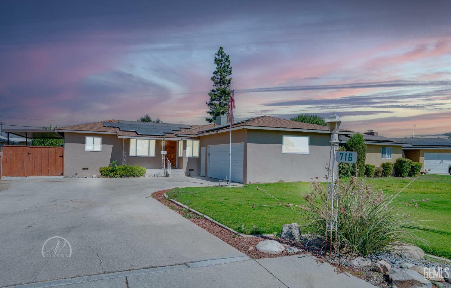 Property Photo:  716 Wayne Drive  CA 93304 