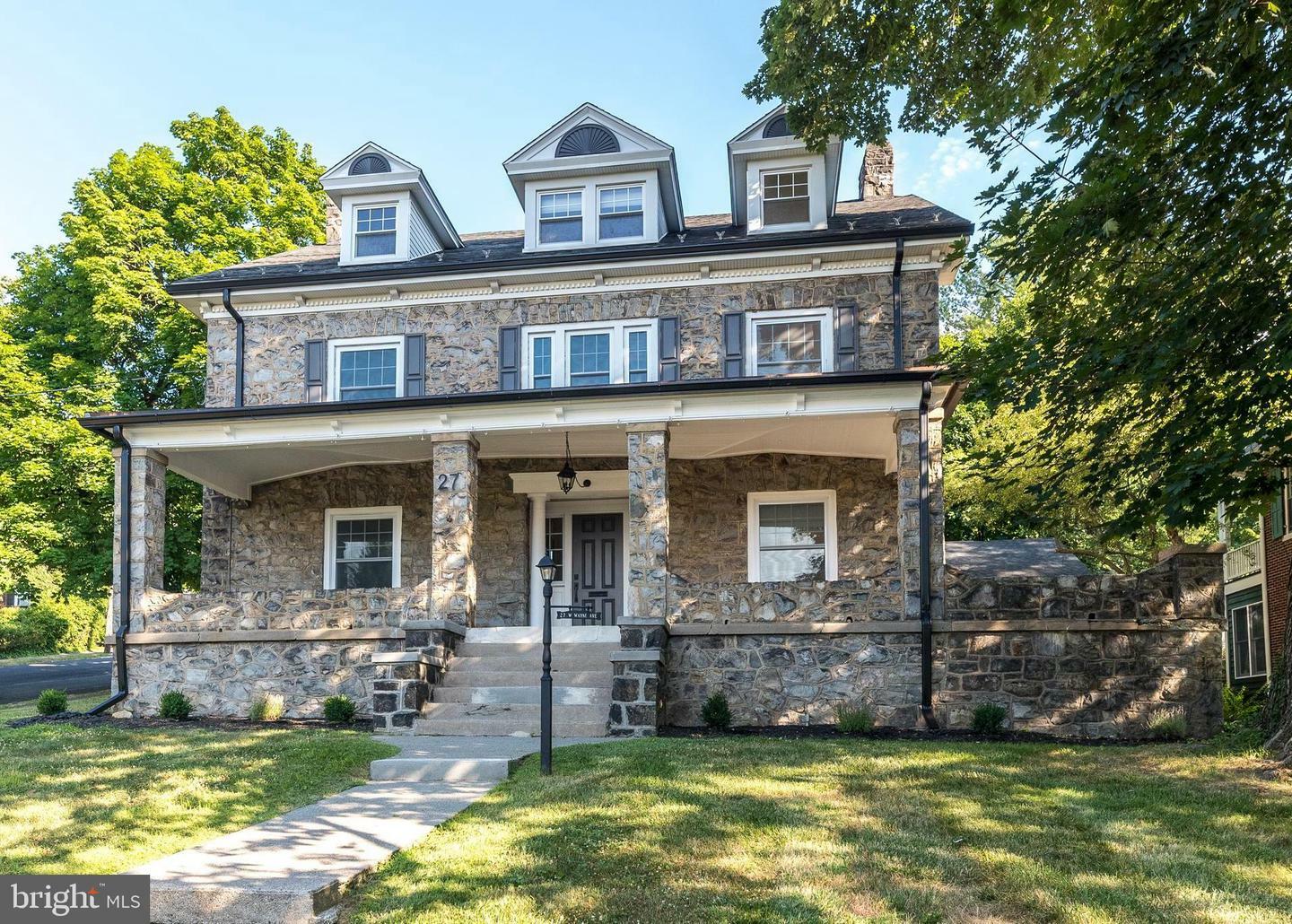 Property Photo:  27 W Wayne Avenue  PA 18042 