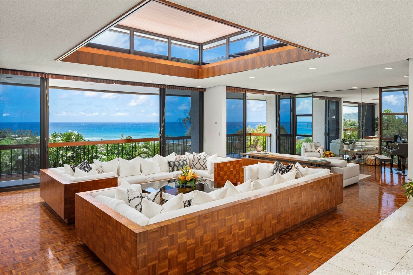 3869 Pokapahu Place  Honolulu HI 96816 photo
