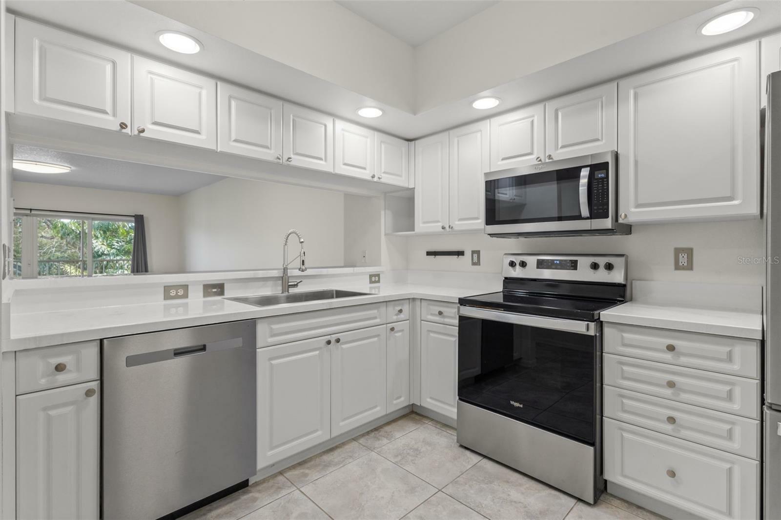 Property Photo: 960 Starkey Road 5203 FL 33771