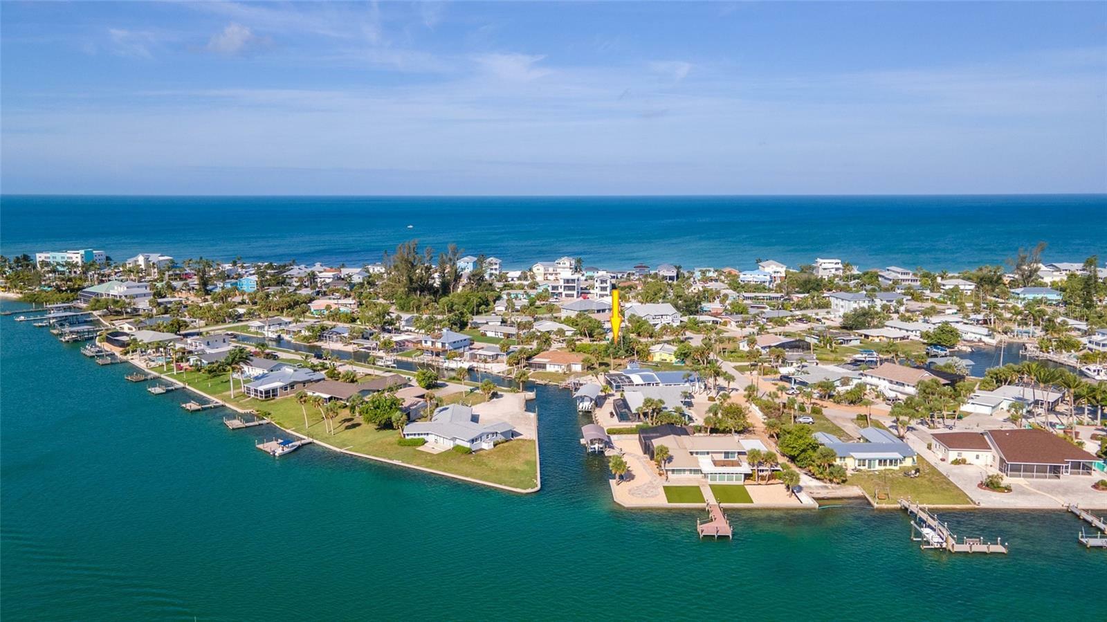 Property Photo: 1325 Holiday Drive FL 34223