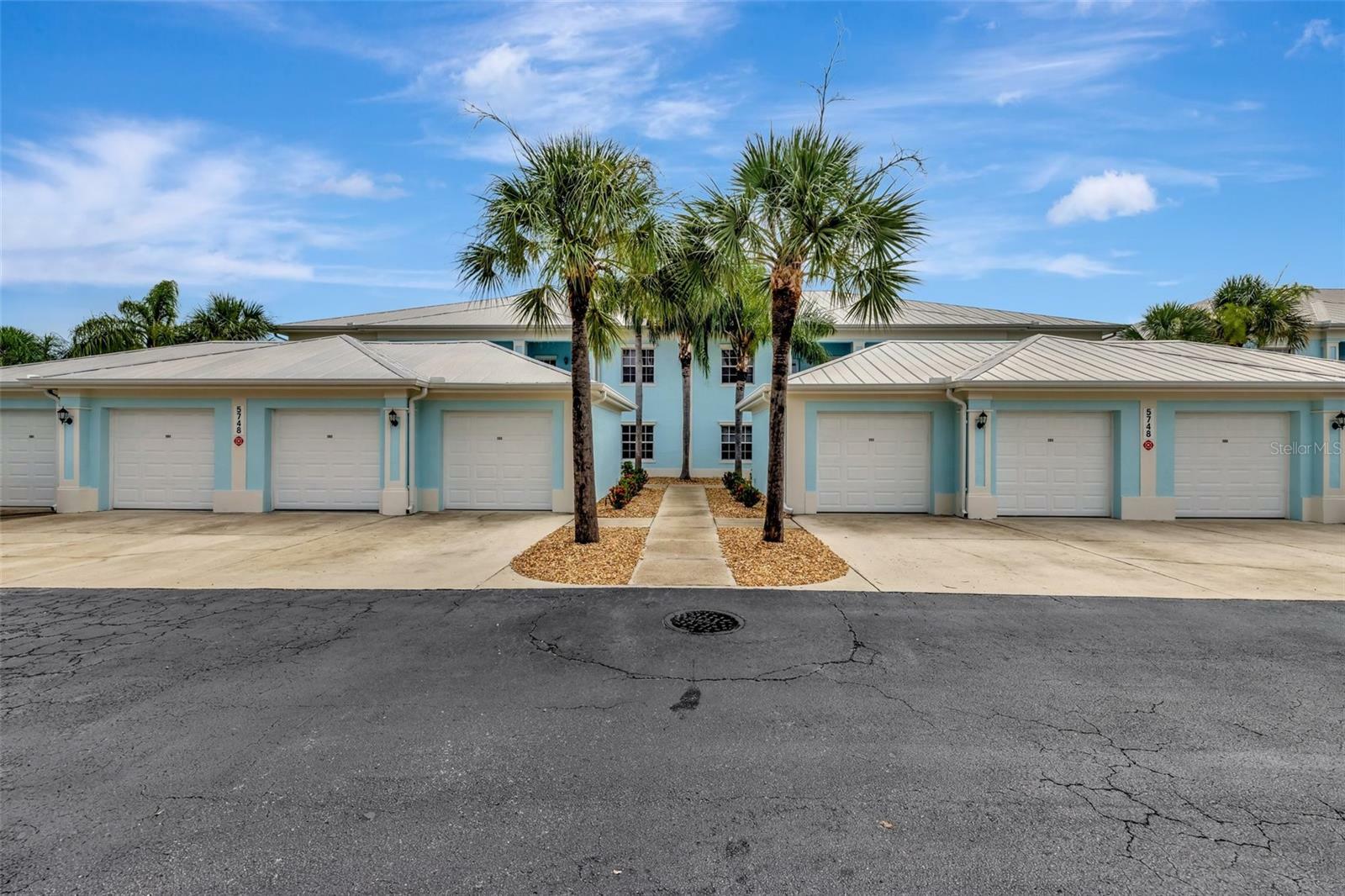 Property Photo:  5748 Sabal Trace Drive 2B5748  FL 34287 