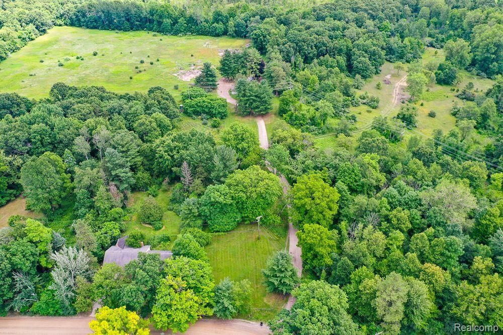 Property Photo: 400 Coats Road MI 48362 1013