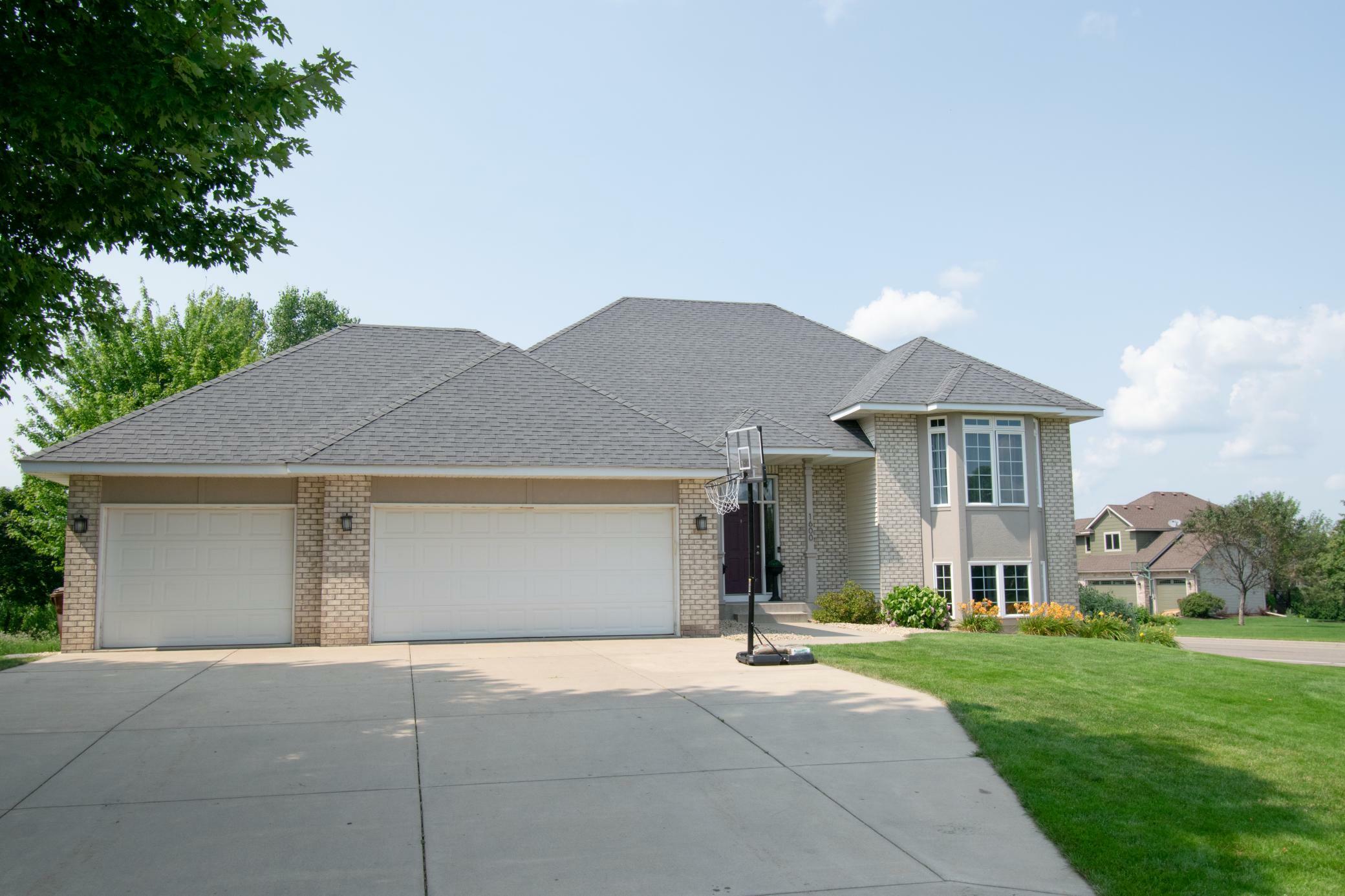 Property Photo:  1600 Stonegate Court  MN 55033 