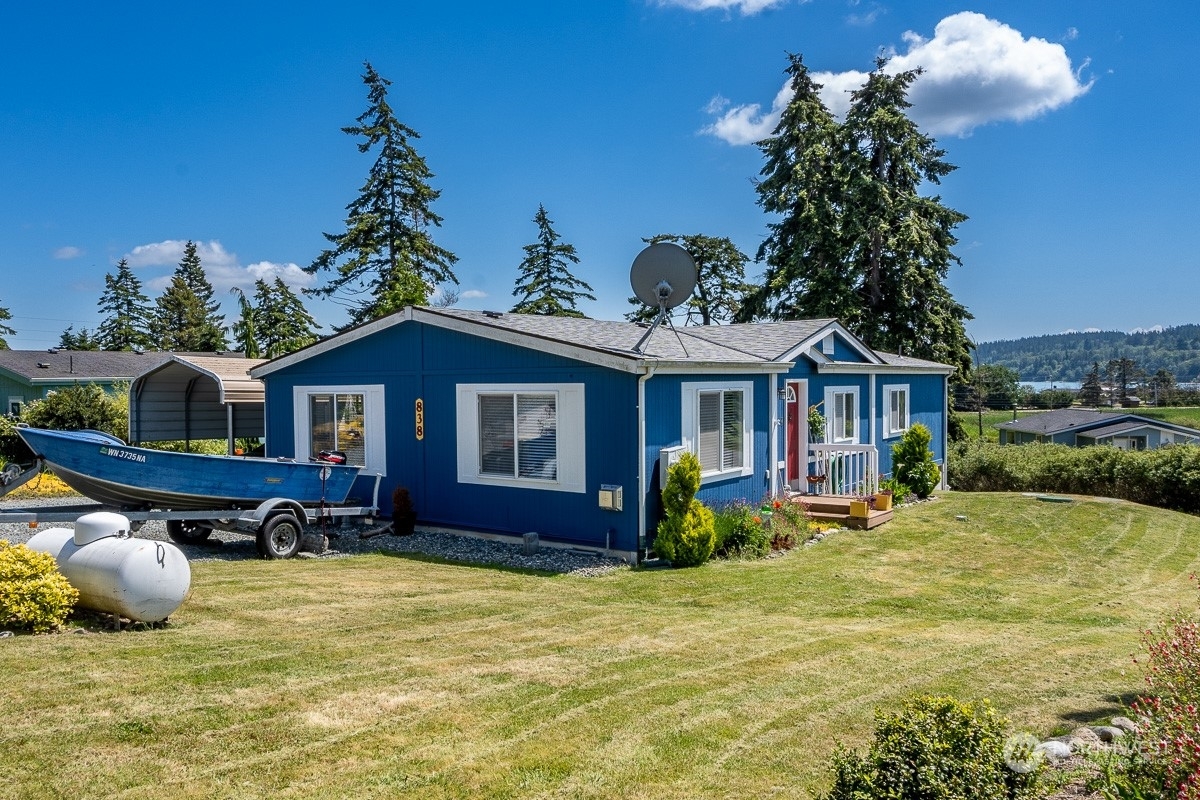 Property Photo:  838 Nettle Road  WA 98253 