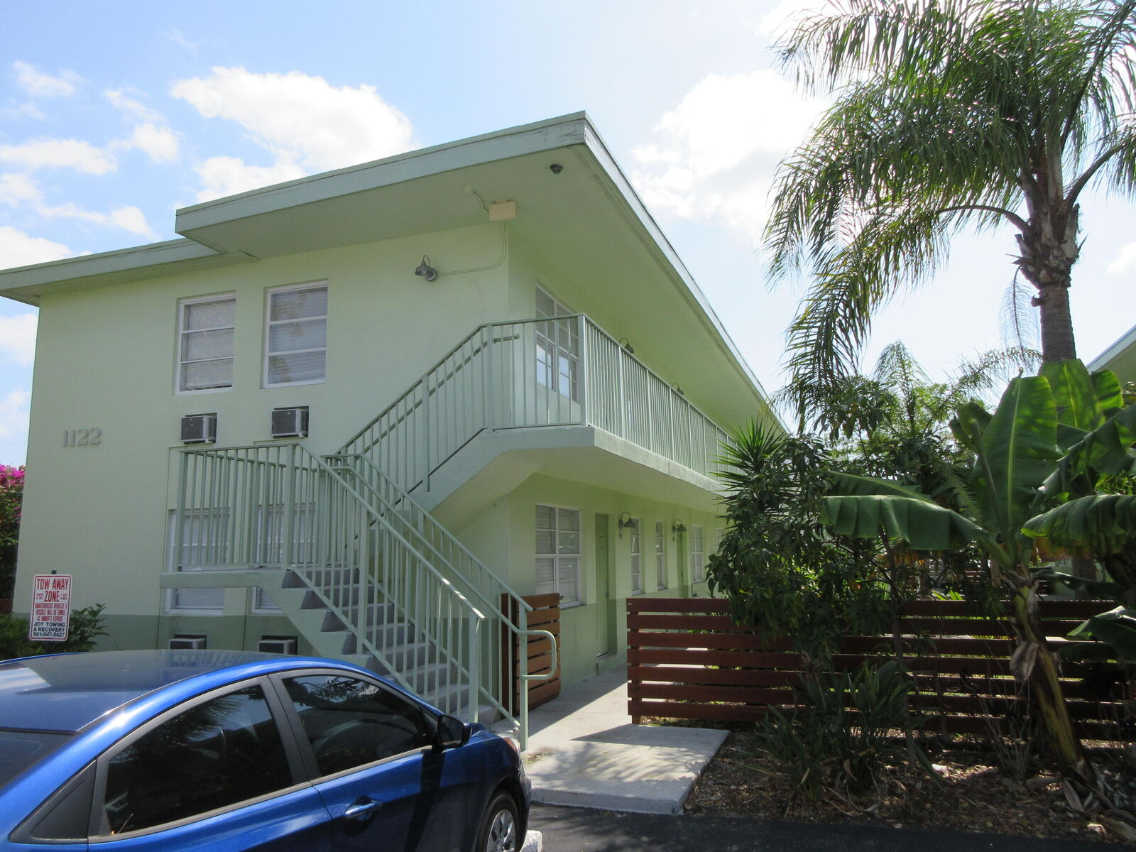 Property Photo: 1118 N H Street 3 FL 33460