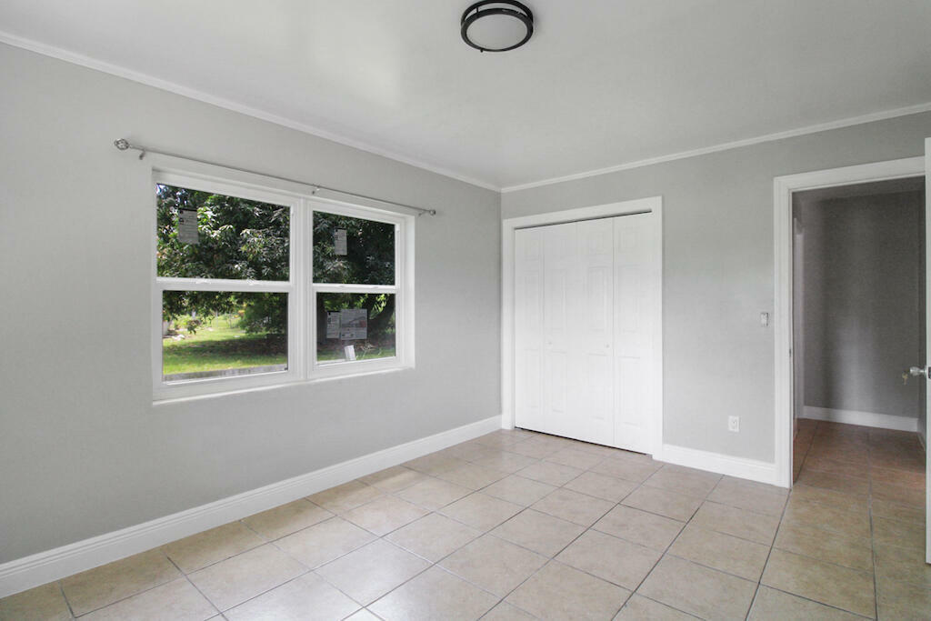 Property Photo:  5007 Barcelona Avenue  FL 34946 