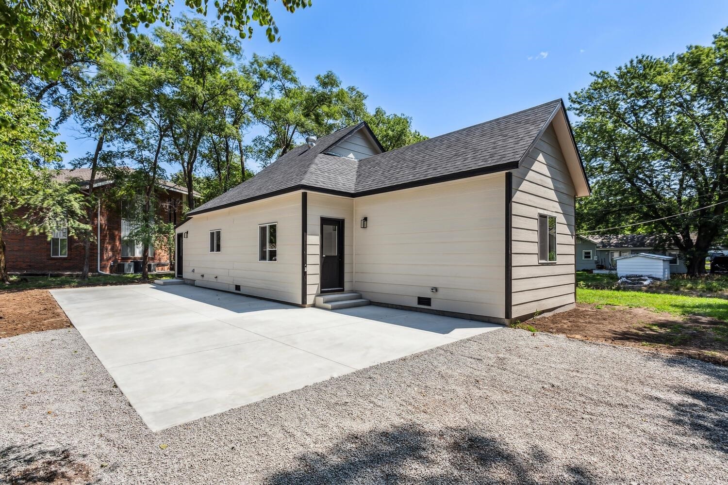 Property Photo:  228 E Pine St  KS 67062 