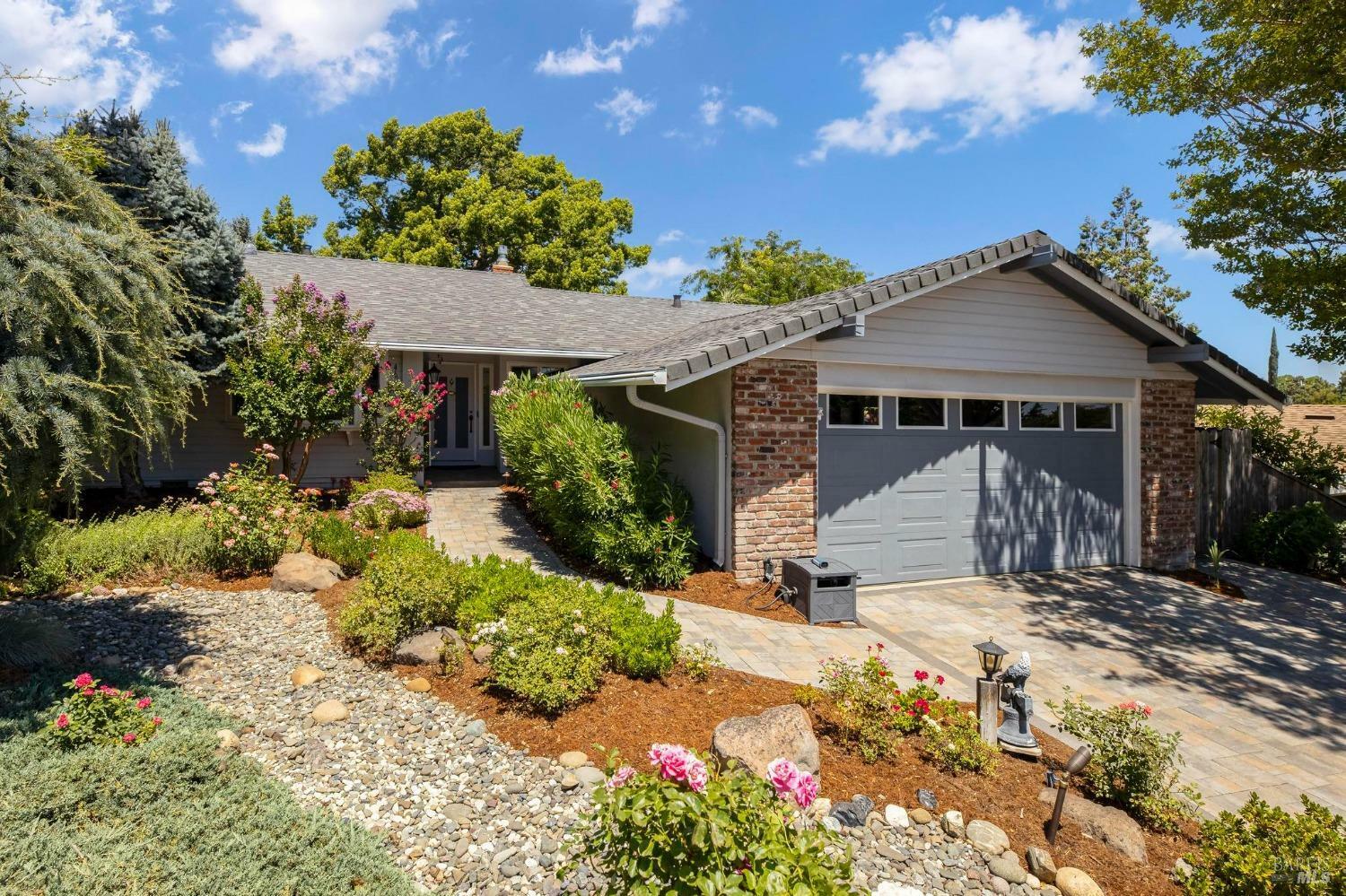 Property Photo:  469 Oak View Drive  CA 95688 