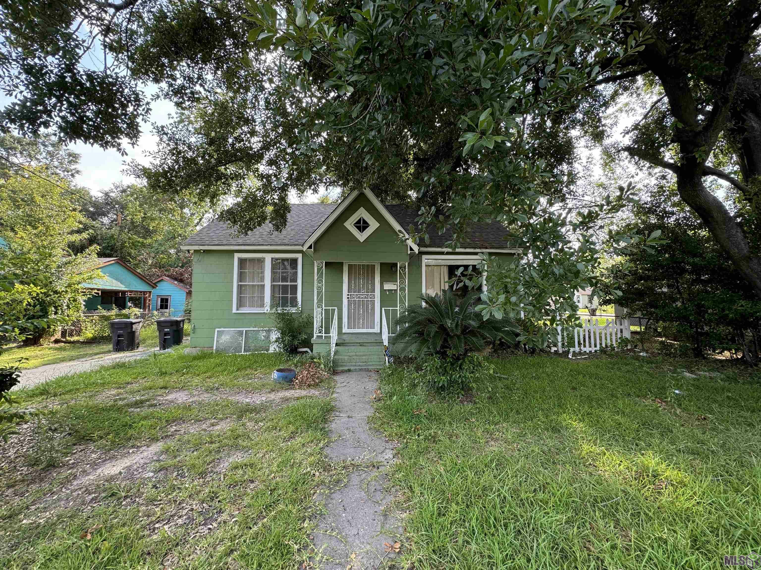 Property Photo:  2225 N 38th St  LA 70802 