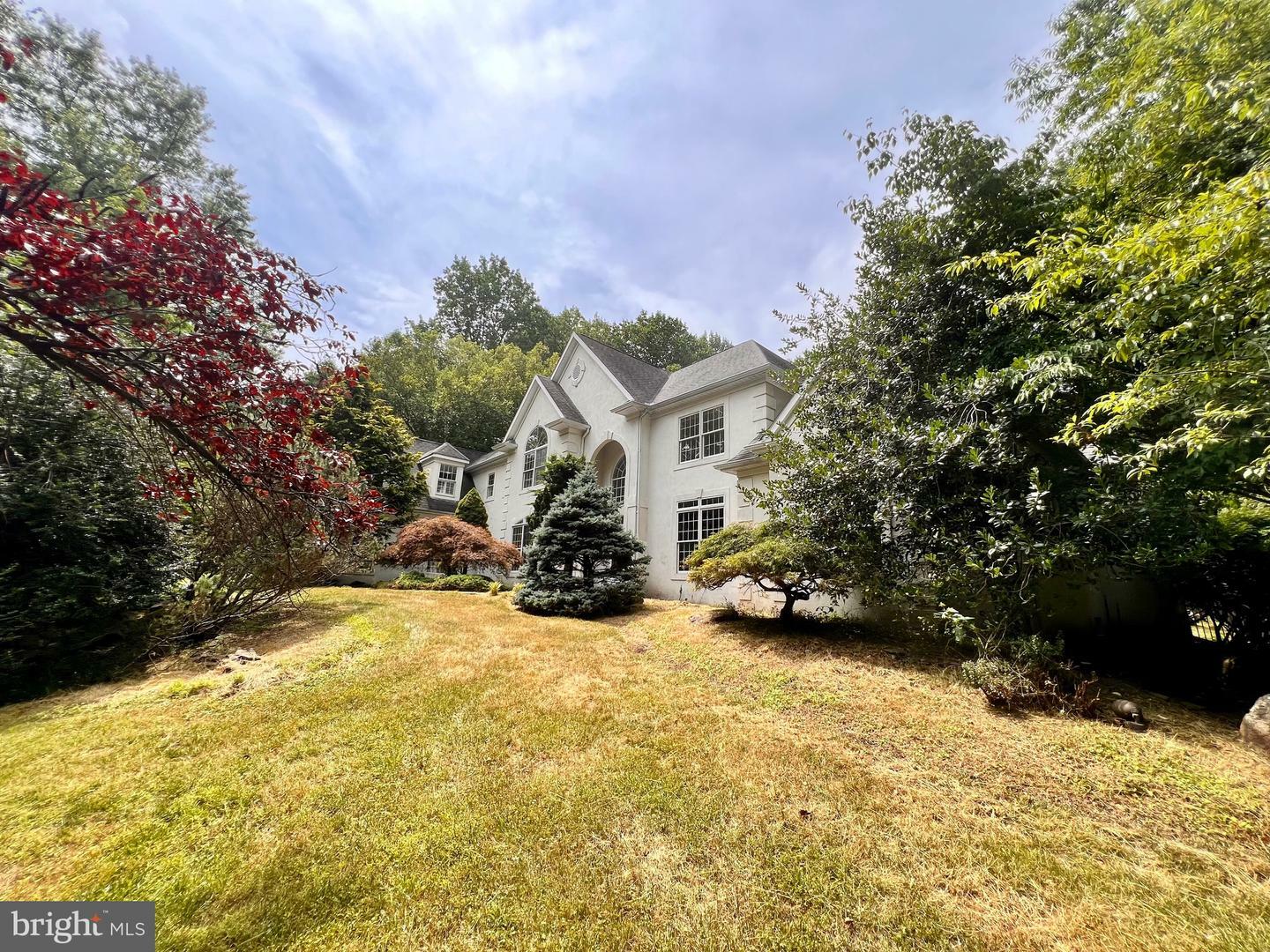 Property Photo:  5520 Pin Oak Drive  PA 18902 