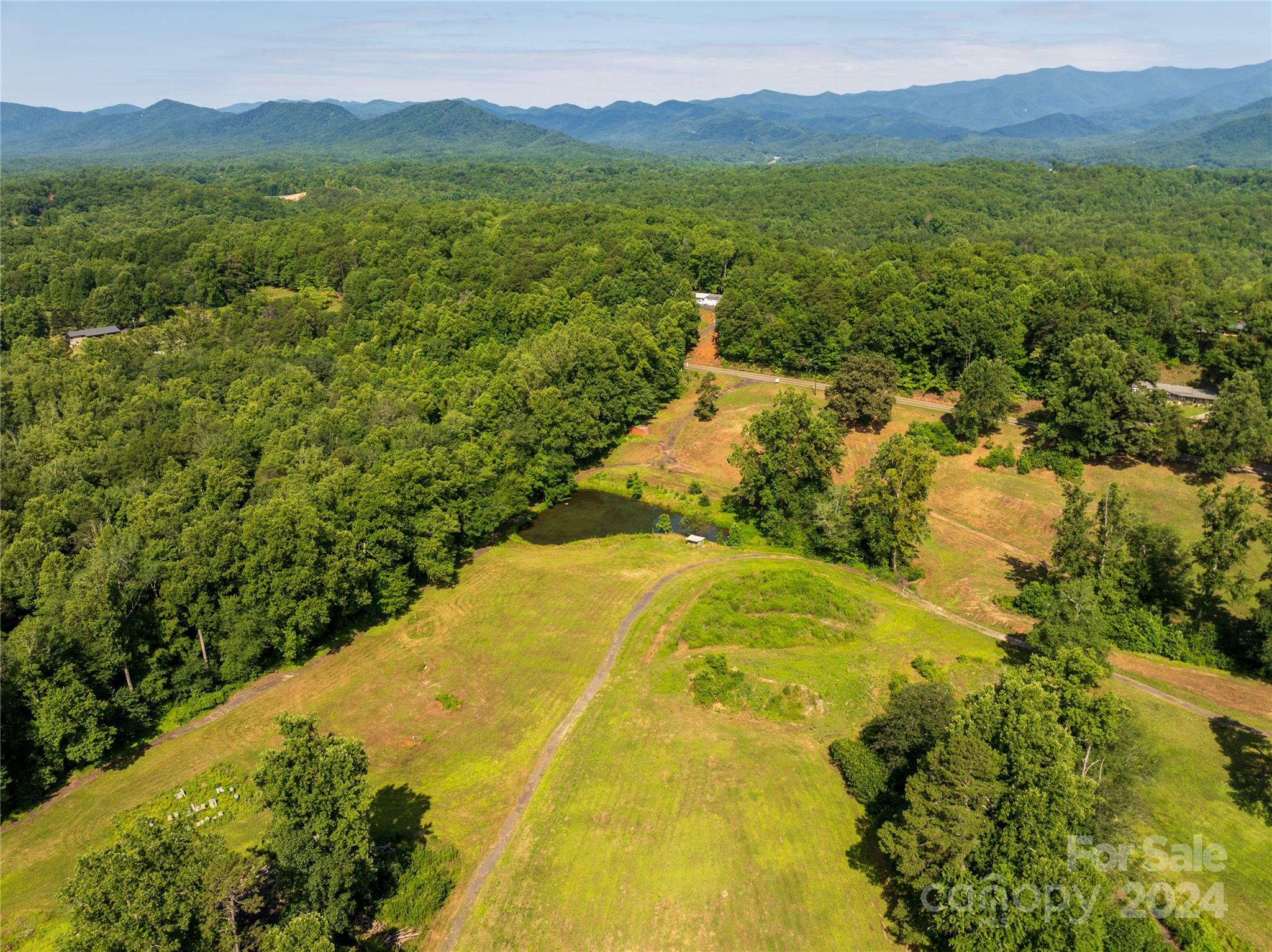 Property Photo:  698 Golf Course Road  NC 28762 