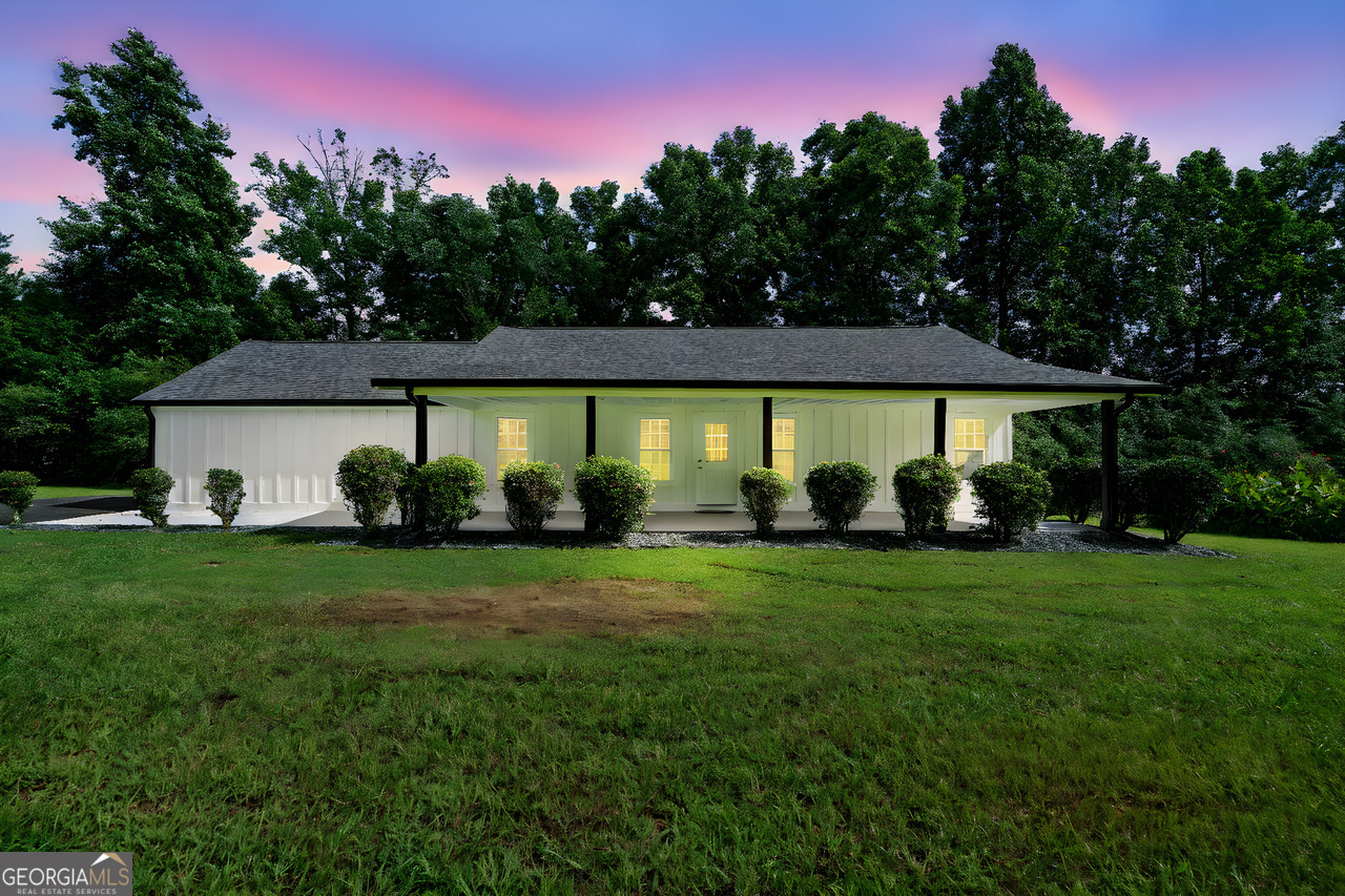 Property Photo:  2400 Flatbottom Road  GA 30107 