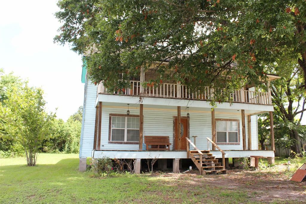 Property Photo:  100 E Rockdale Street  TX 75862 