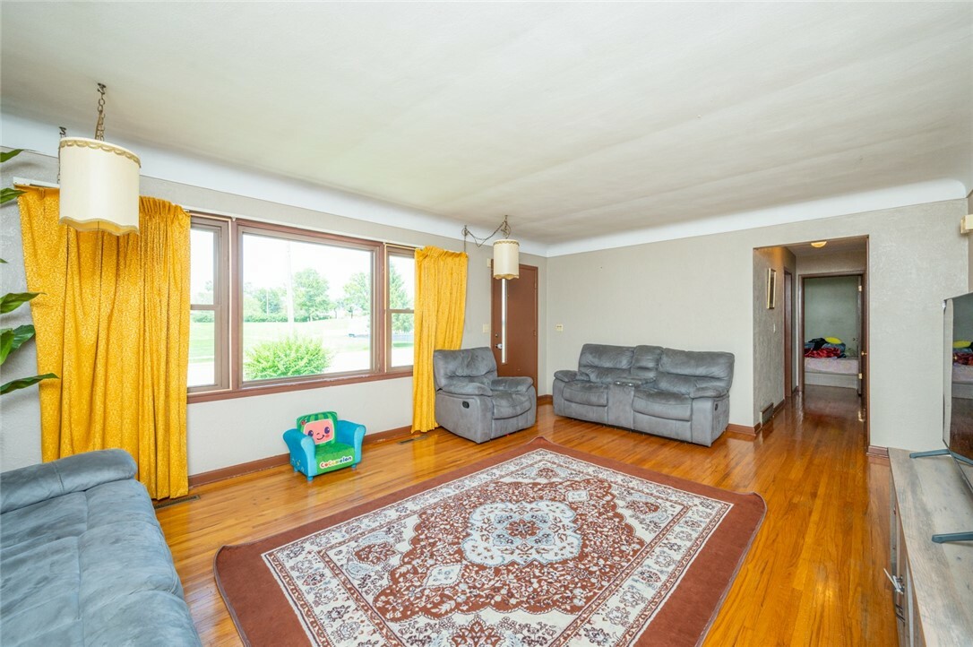 Property Photo:  506 Pleasantview Road  IA 50158 