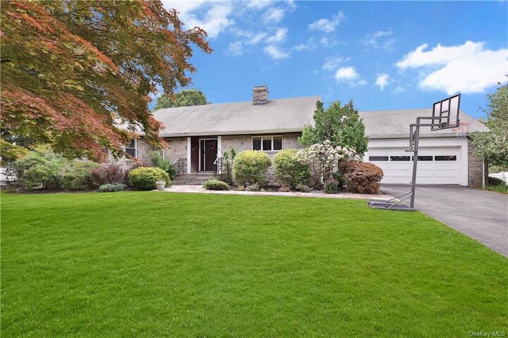 4 Clover Road  Valhalla NY 10595 photo