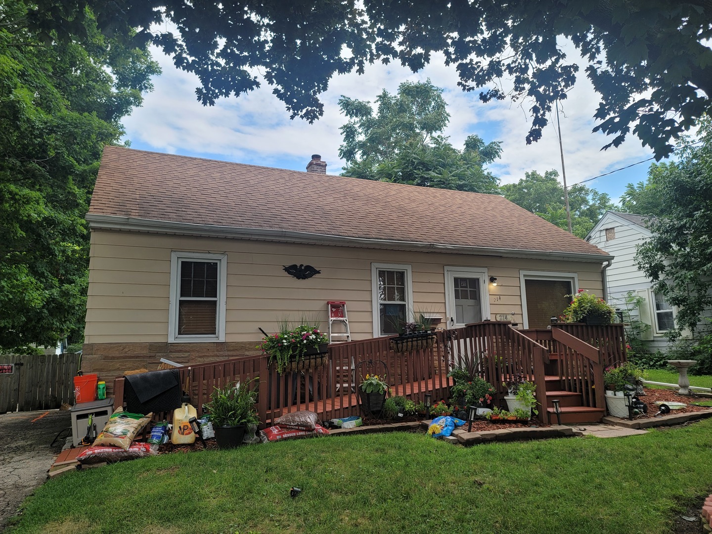 Property Photo:  214 S Harrison Street  IL 60510 