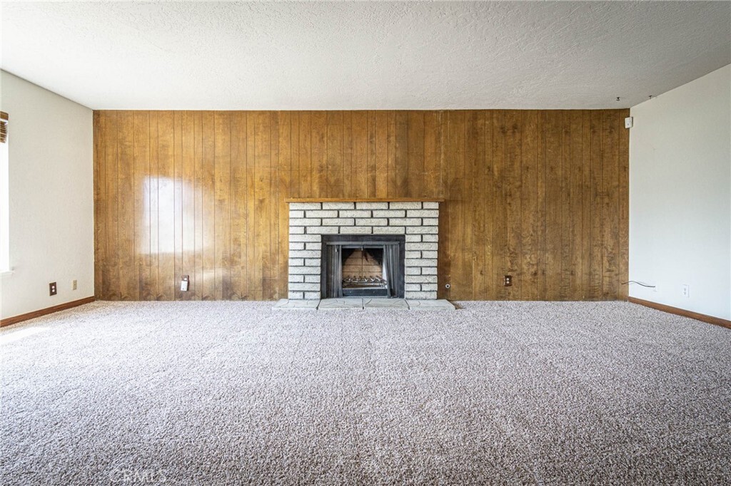 Property Photo: 8876 I Avenue CA 92345