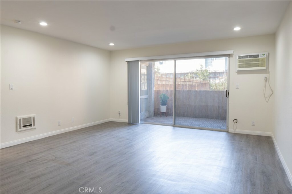 Property Photo:  355 S Los Robles Avenue 137  CA 91101 