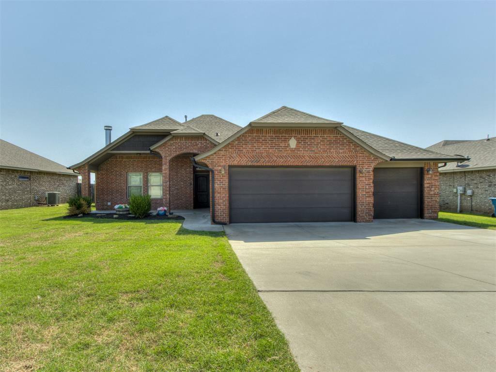 Property Photo: 2204 Mill Creek Way OK 73020