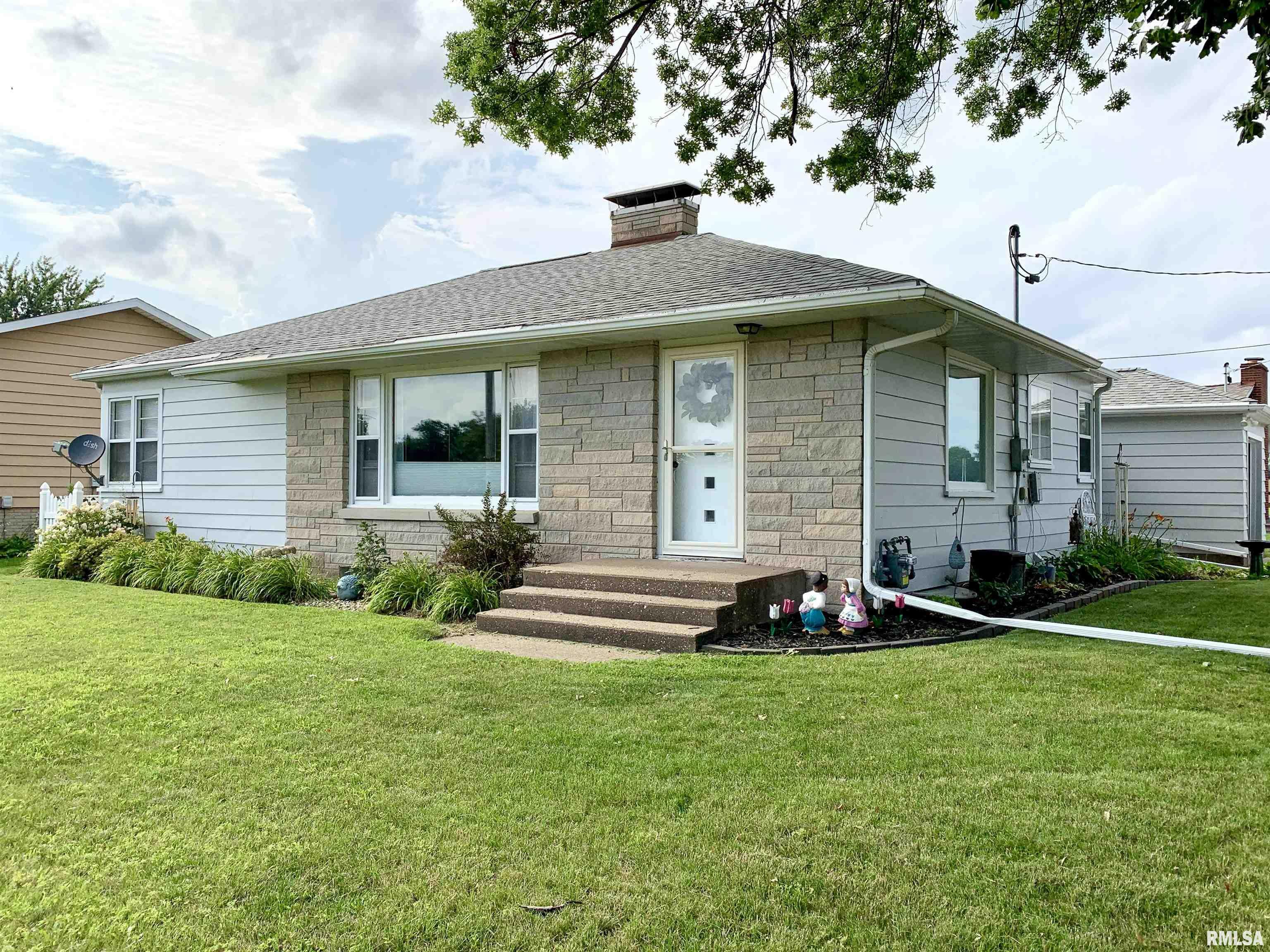 Property Photo:  1229 8th Avenue  IL 61252 