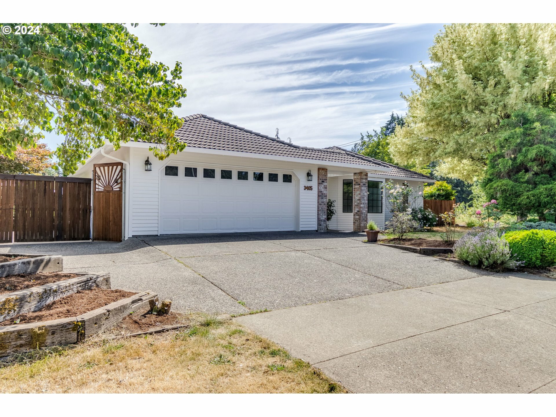 Property Photo:  3405 NE 127th St  WA 98686 