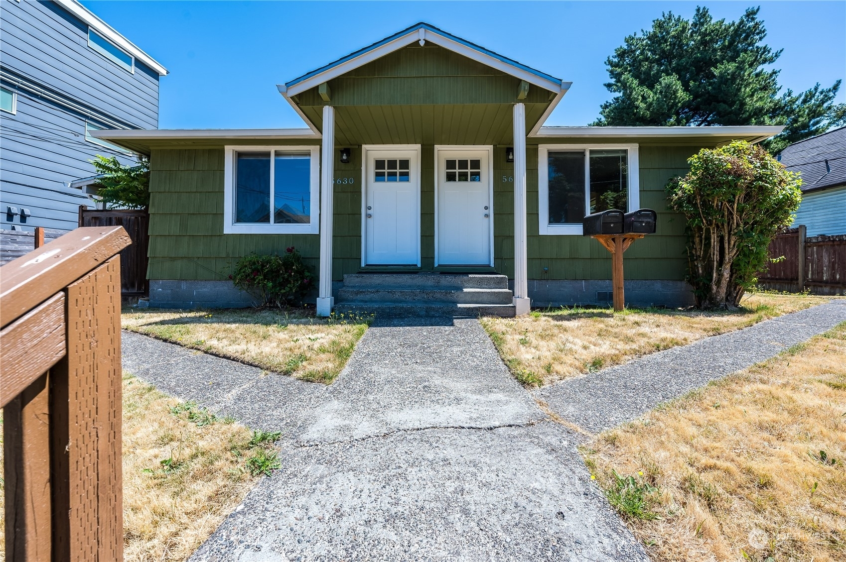 Property Photo:  5626 Brooklyn Avenue NE  WA 98105 