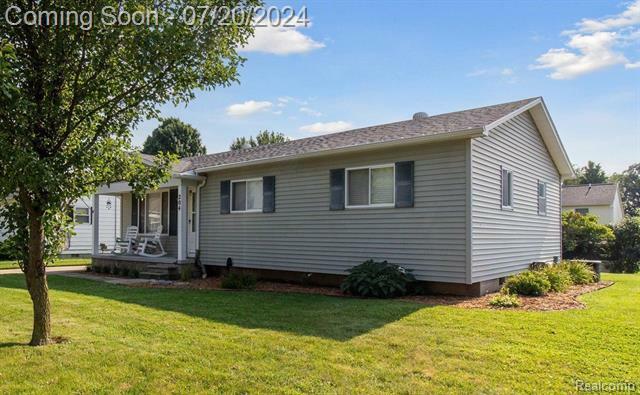 204 Bloomingdale Street  Fenton MI 48430 photo